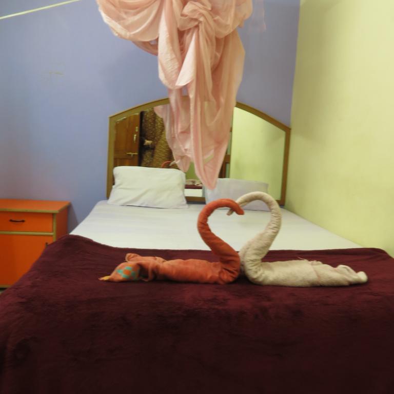 Thilak Home Stay Hampi Room photo